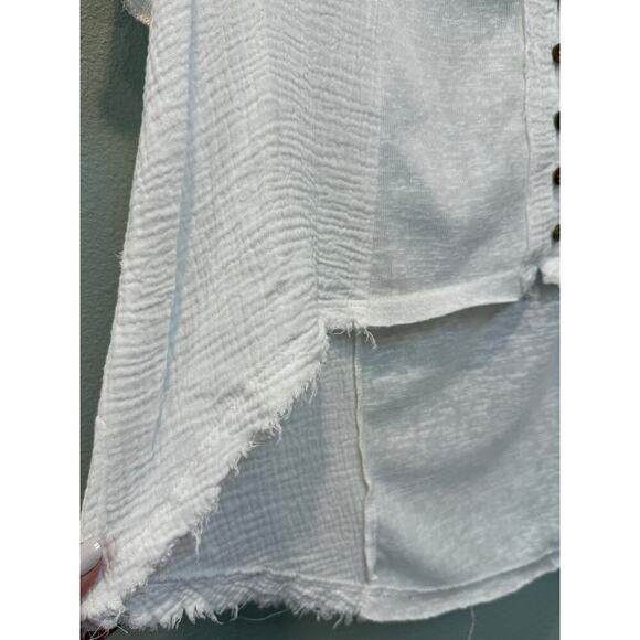 NWOT Boutique POL Ivory Buttoned Ruffled Short Sleeve Top - Picture 6 of 8